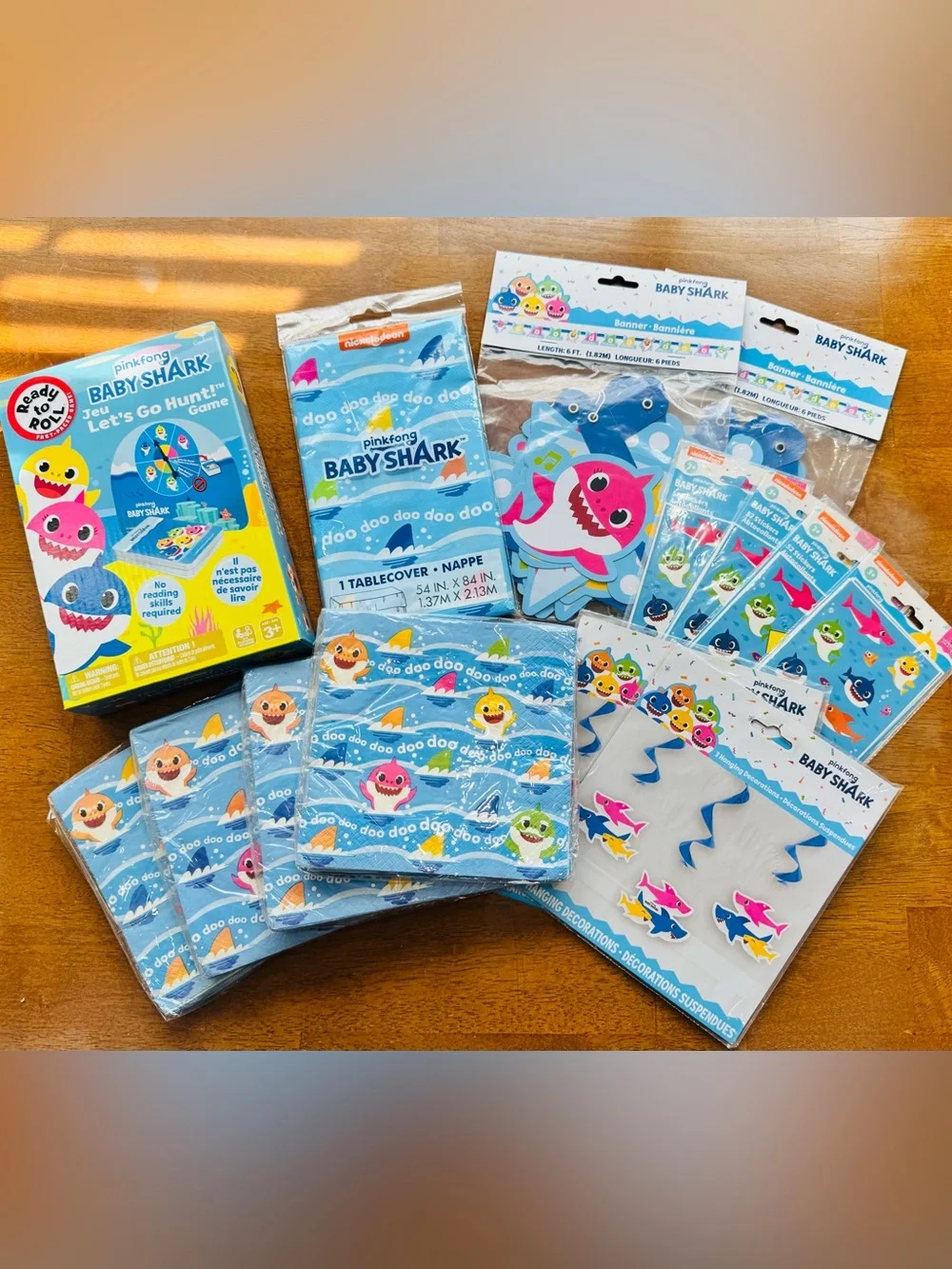 D8 Party Decorations- Baby Shark 14 piece party kit set ￼